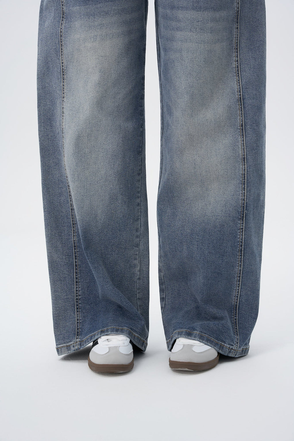 Pleat Panel Wide Leg Jeans